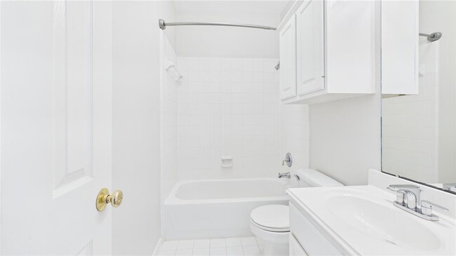 Building Photo - 12019 Costa Del Rey Ct