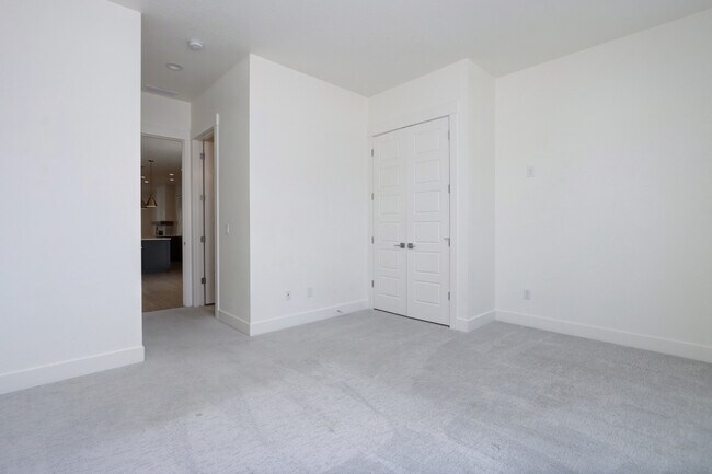 Building Photo - 12090 W Endsley St