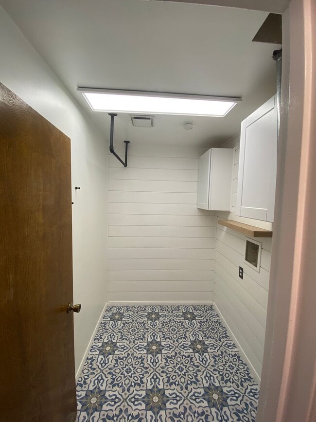 Building Photo - Charming 2-Bedroom, 2-Bathroom Townhome with Loft With Solar!