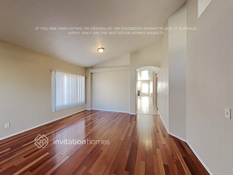 Building Photo - 2509 N Silverado