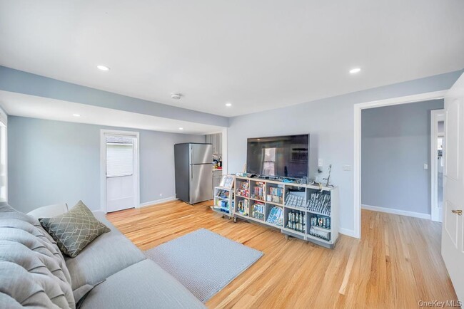 Building Photo - 10 Harrison Ave