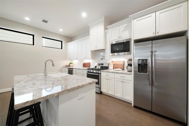 Building Photo - 5905 Petty St