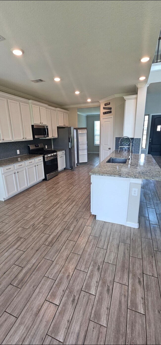 Building Photo - 2907 Velda May Dr