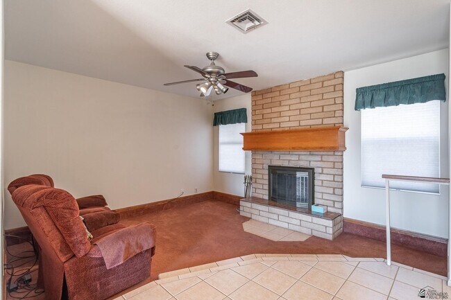 Building Photo - 10605 S Del Vista Dr