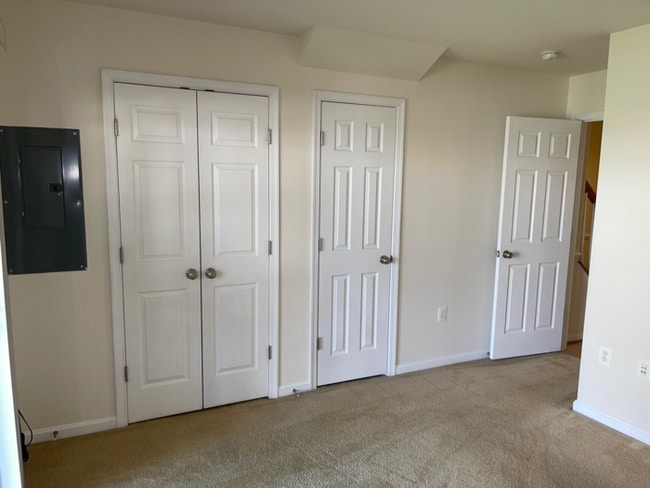 Building Photo - 15592 John Diskin Cir