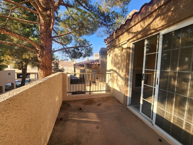 Building Photo - Great Location in Green Valley