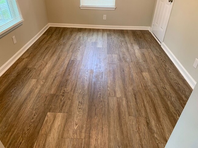 Building Photo - 3600 Live Oak St