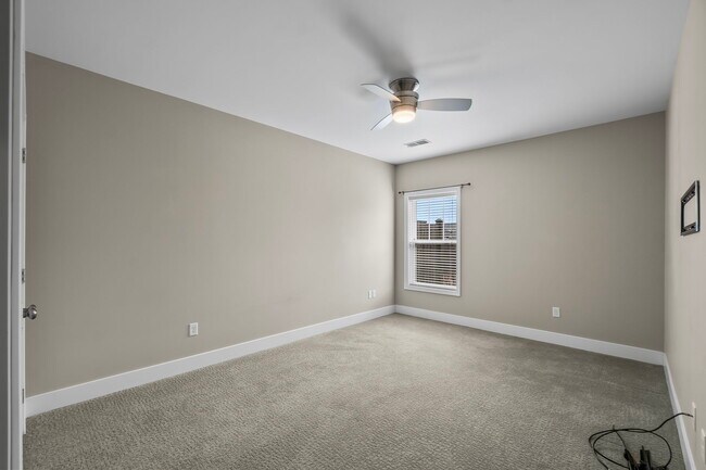 Building Photo - 145 Summerfield Way