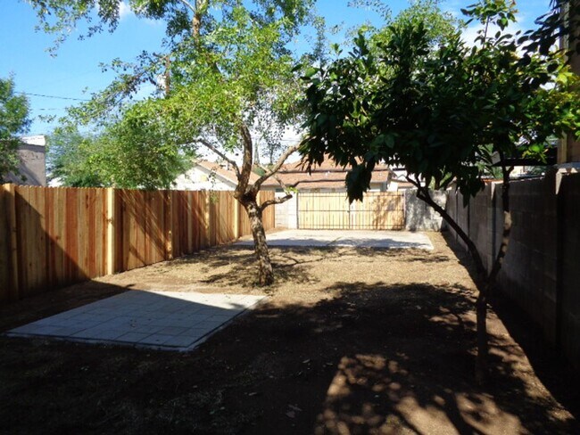 Building Photo - #1026-Downtown Phoenix Rental Properties, LLC