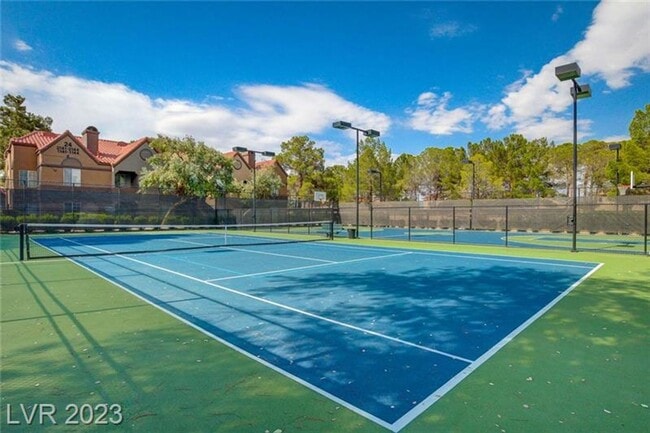 Building Photo - GUARD GATED 2 BEDROOM CONDO!