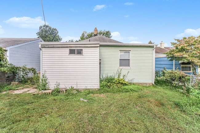 Building Photo - 1722 S Brookfield St