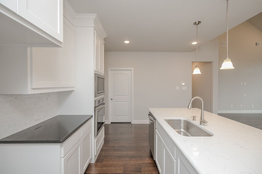 Building Photo - 9322 Middleground Pl