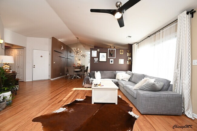 Building Photo - 1735 Chesapeake Ln
