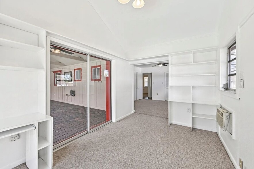 Building Photo - 1550 Dorchester St