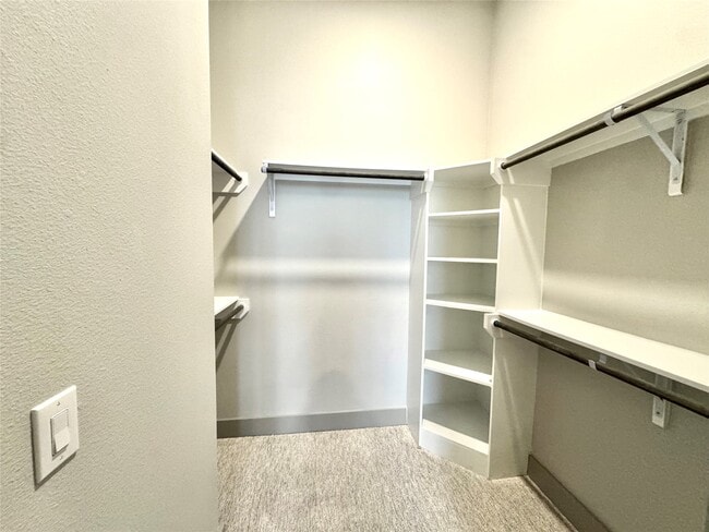 Building Photo - 401 W 25th St