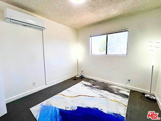 Building Photo - 1225 Normandie Ave