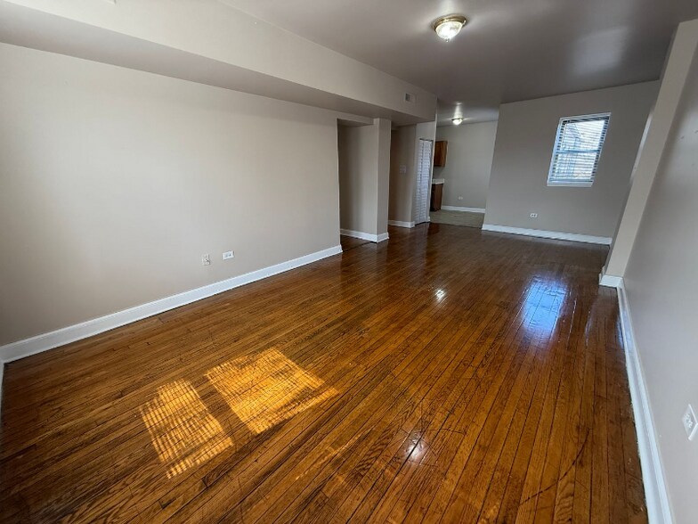 Building Photo - 4834 W Adams St