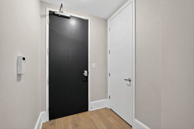 Building Photo - Available Now! 2 Bed // 2 Bath in Bloomingdale / Ledroit Park with Parking!