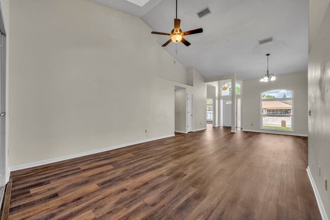 Building Photo - Great Oviedo Home in Bentley Woods!