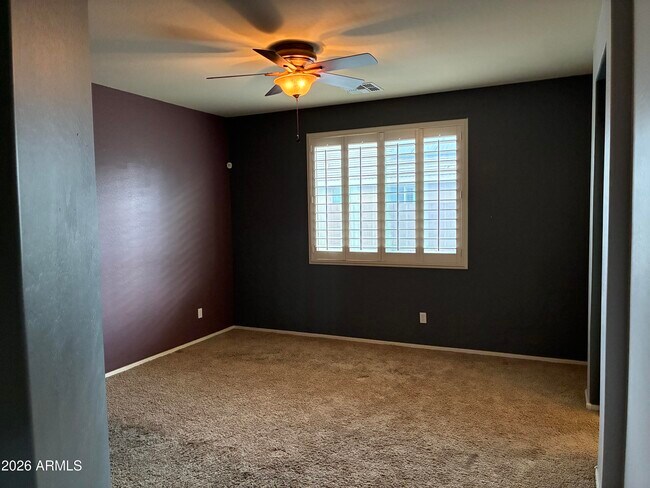 Building Photo - 8011 S 70th Dr