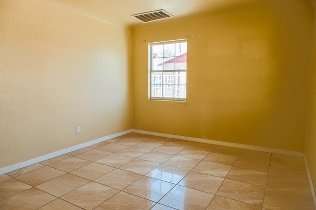 Building Photo - 8326 Verde Cir