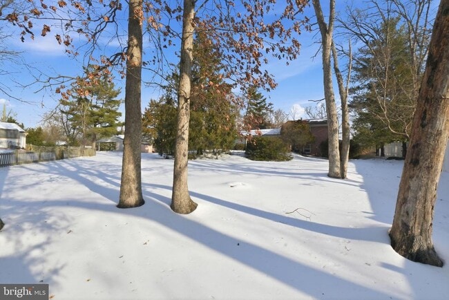 Building Photo - 6427 Pima St