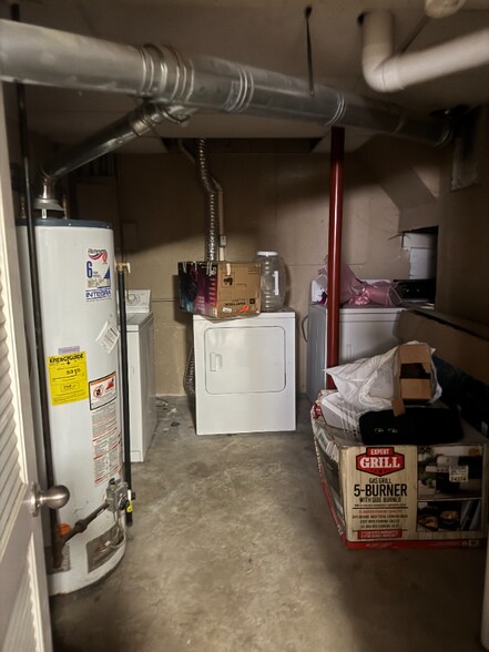 Building Photo - 3113 S 60th St