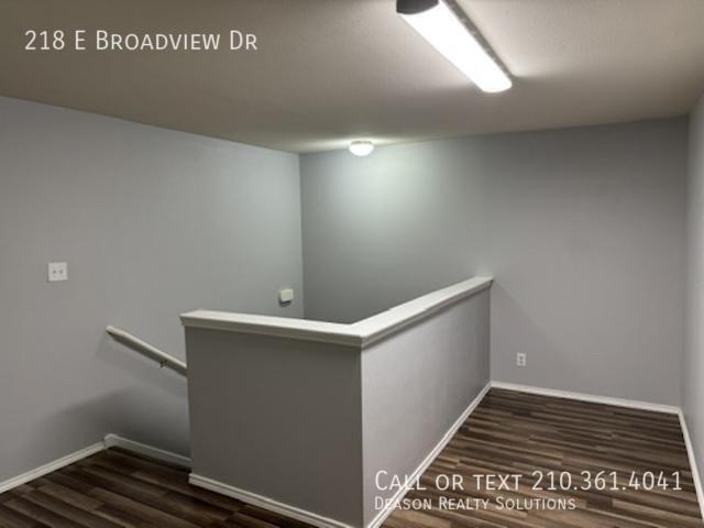 Building Photo - 218 E Broadview Dr