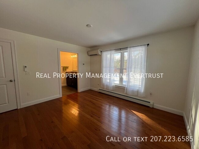 Building Photo - 65 Shore Rd