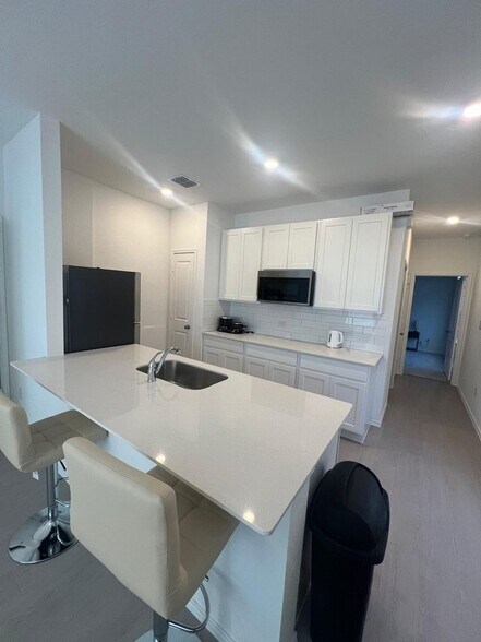 Building Photo - 150 Outrigger Wy