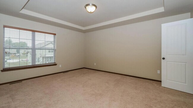 Building Photo - 470 Cambria Dr