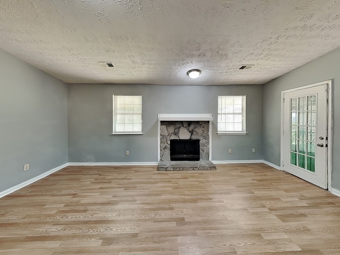 Building Photo - 2093 Drake Ct