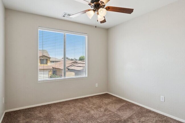 Building Photo - San Tan Heights