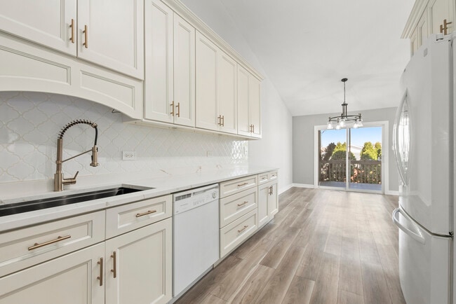 Building Photo - 6840 Oak View Ct