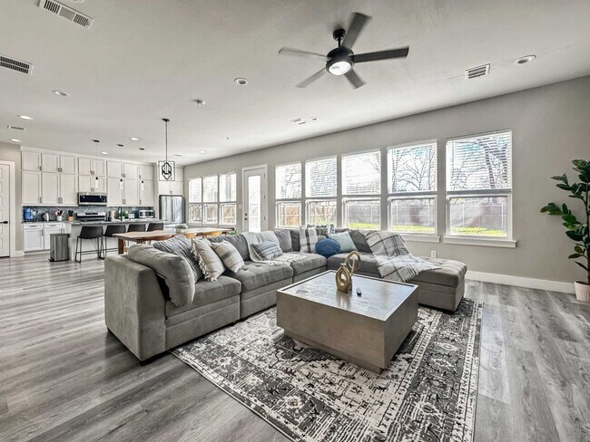 Building Photo - 2408 Pennsylvania Ave