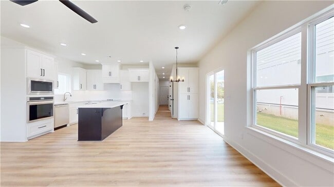 Building Photo - 510 W Olive St