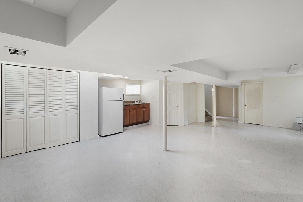 Building Photo - 5609 6th St S