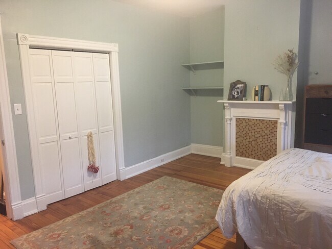 Master Bedroom Upstairs - 13 Quincy Place NE