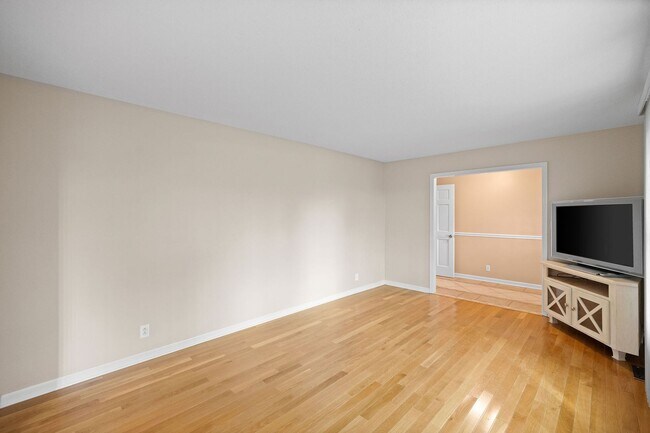 Building Photo - Move-In Special Available! Charming 3-Bedroom Home for Rent in Sango – Spacious Corner Lot