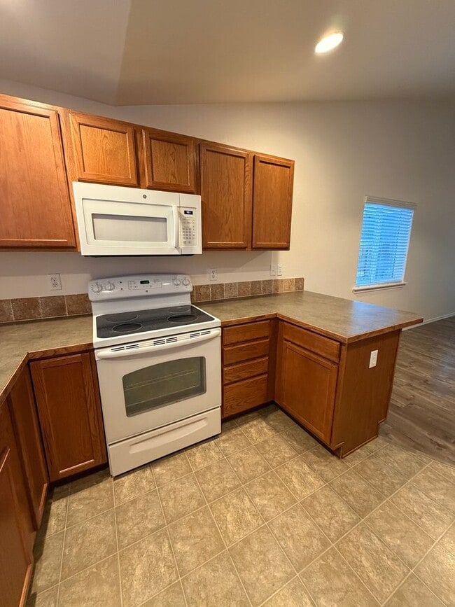 Building Photo - 1636 E Truman Dr