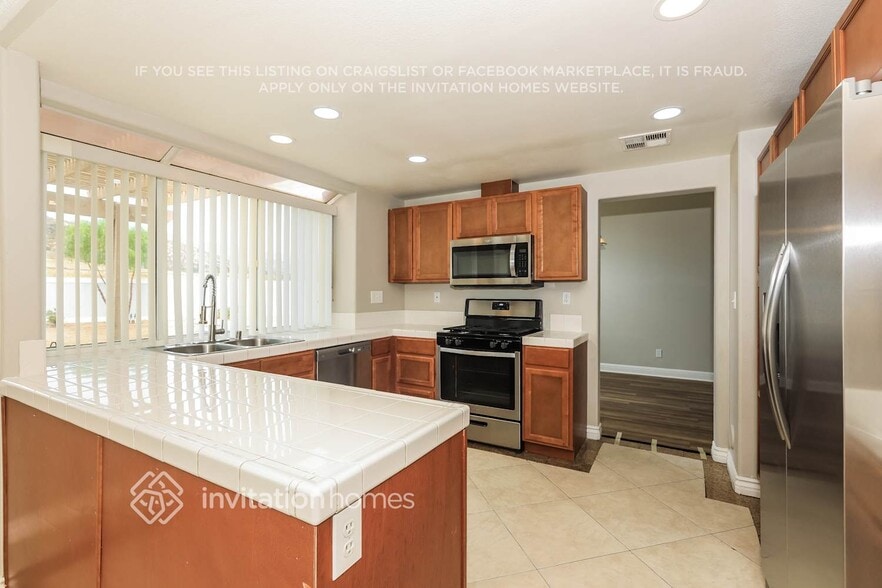 Building Photo - 27451 Echo Canyon Ct