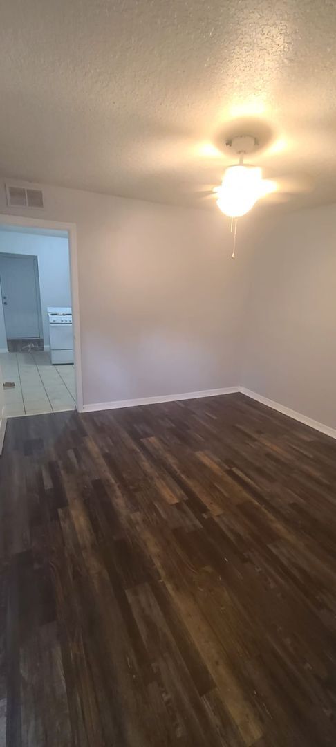 Building Photo - 1892/1894 W 3rd St.