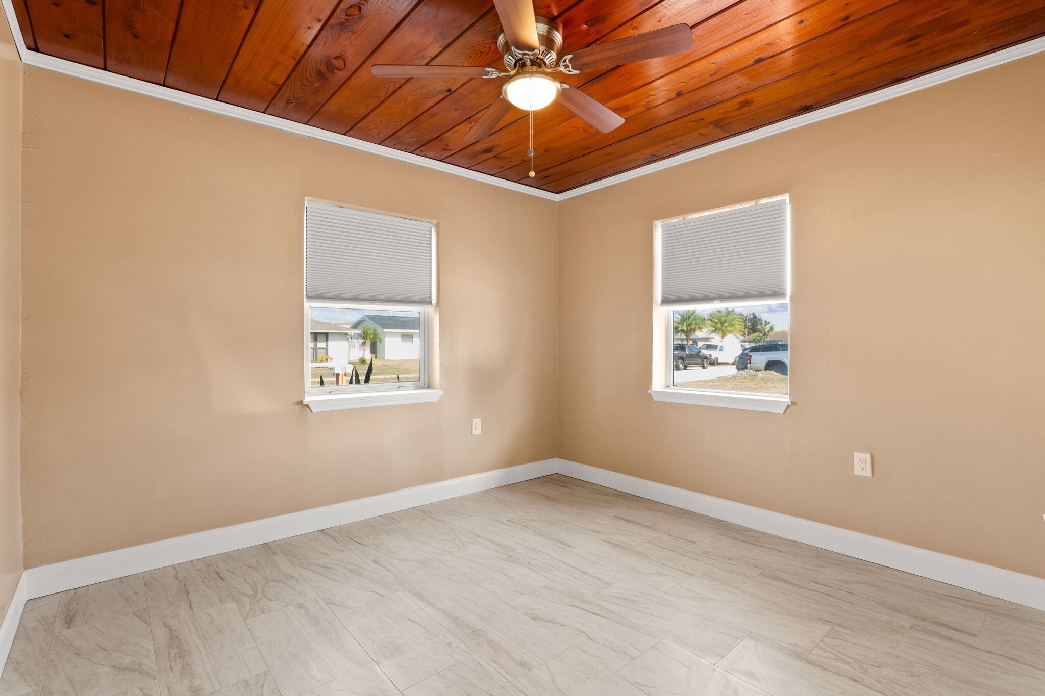 Building Photo - 329 Lee Ave