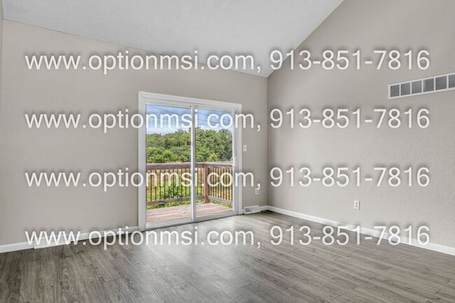 Building Photo - **Spacious 2-Bedroom Duplex in a Cul-de-Sac!**