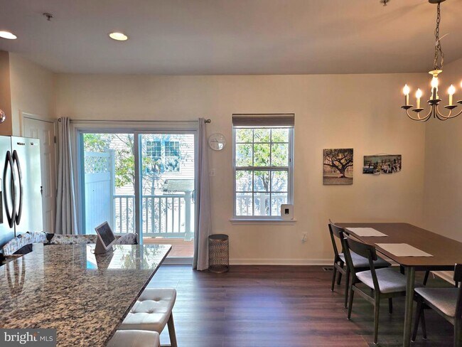 Building Photo - 8245 Macintosh Ct