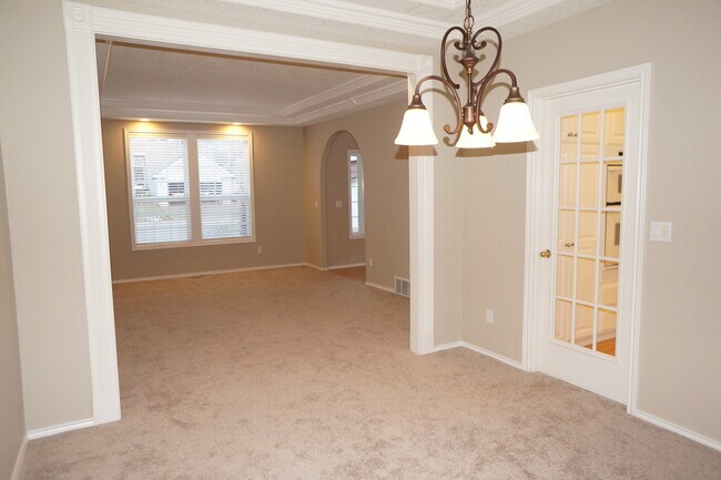 Building Photo - NW Portland Forest Heights Beauty. Flat backyard!