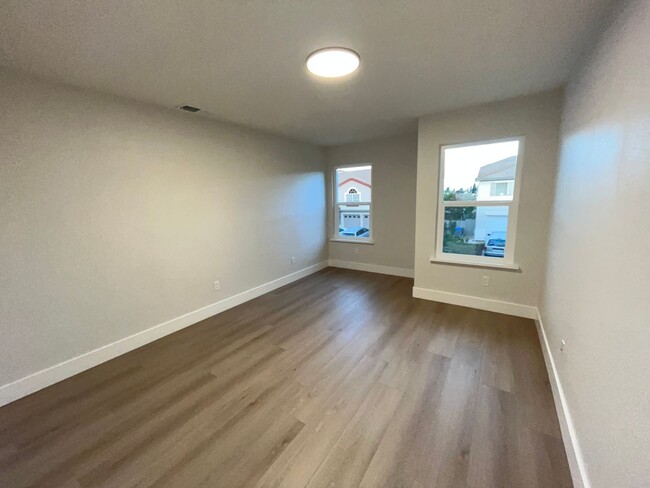 Building Photo - Fully Remodeled with Many Upgrades, A Must...