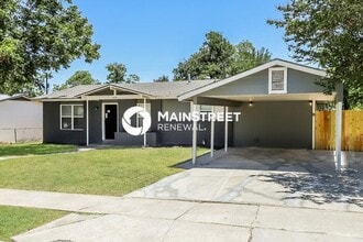 Building Photo - 4 Bedroom Pet-Friendly Home in San Antonio, TX with Main Street Renewal