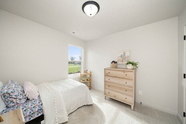 Building Photo - MODERN FINISHES!! 3 Bedroom, 2.5 Bathroom Home in Knoxville!