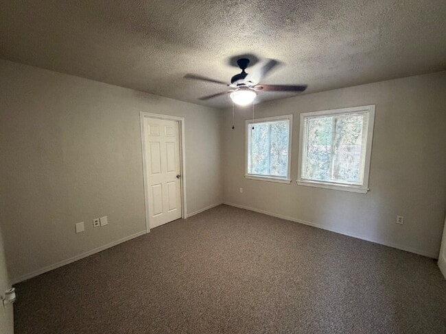 Building Photo - 2650 1/2 3rd Ave – Back unit-ADU | Merced, CA